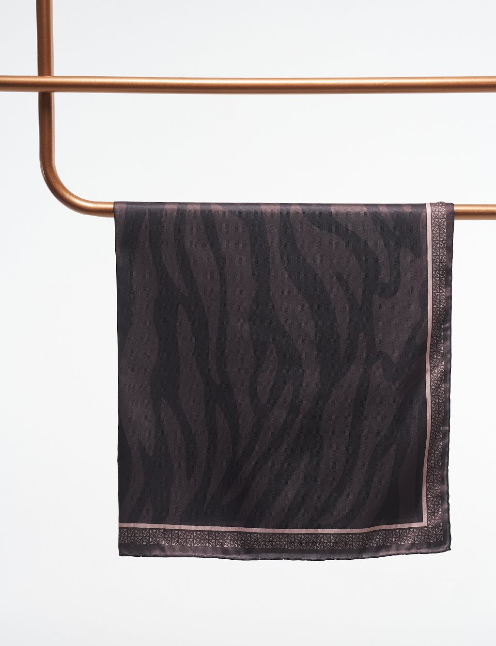 Zebra Desenli Eşarp Koyu Kahve 