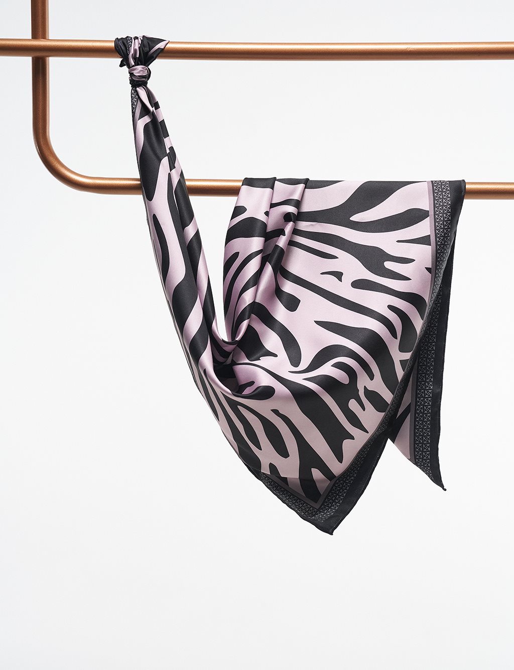 Zebra Patterned Scarf Mink-Black