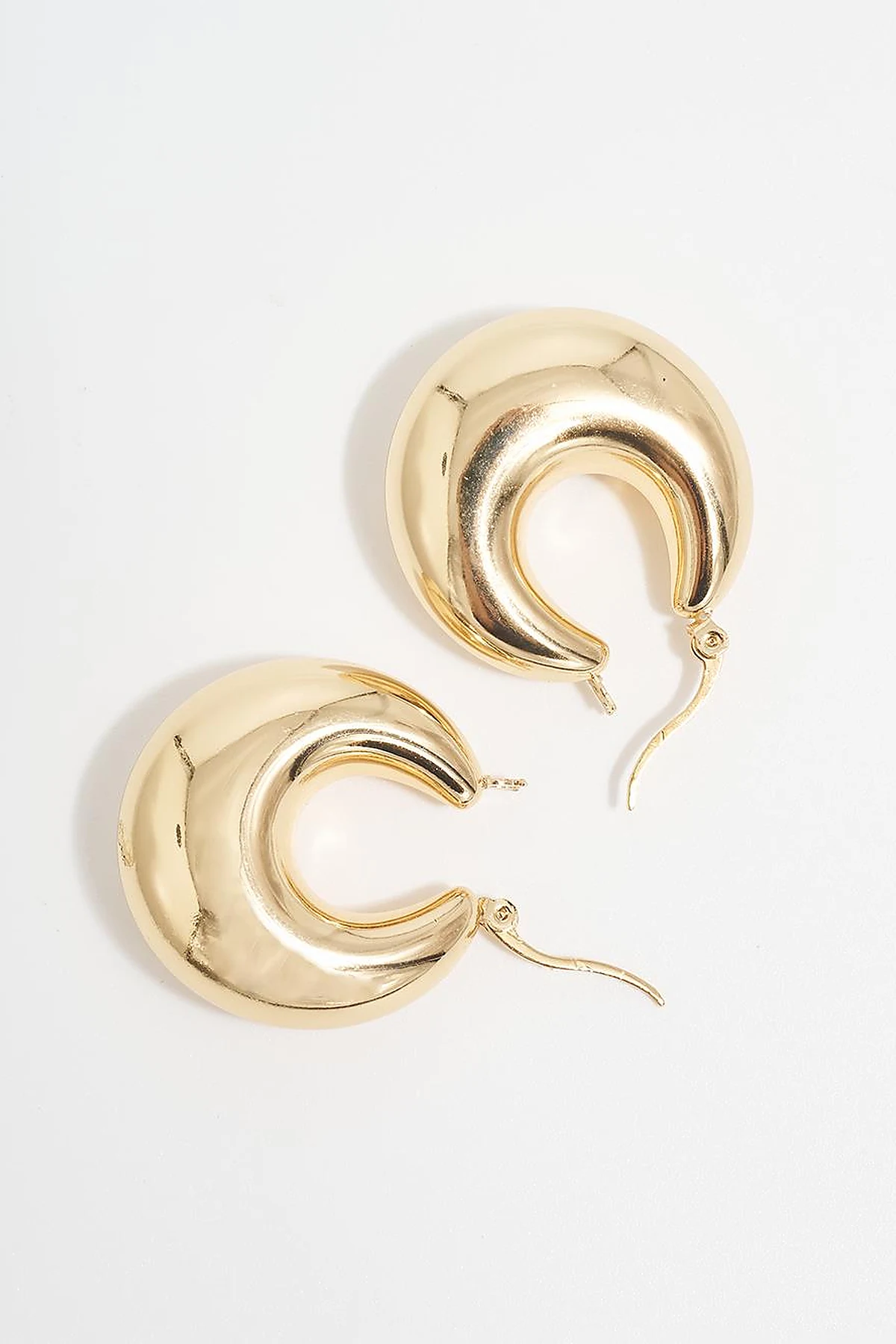 Shiny Half Hoop Earring Gold