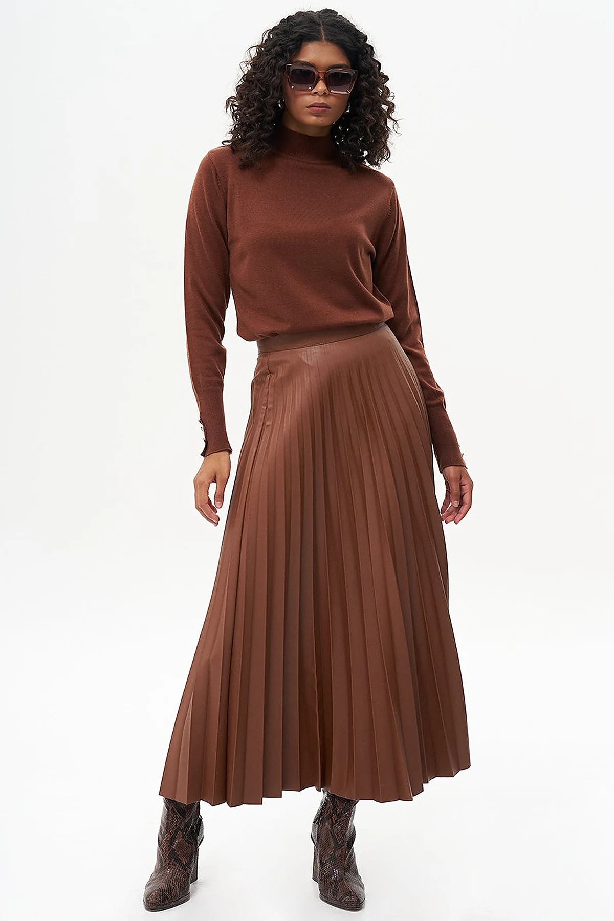 Basic Knit Sweater in Red Coffee