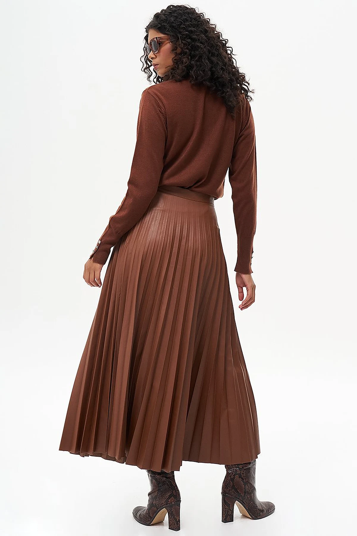 Basic Knit Sweater in Red Coffee