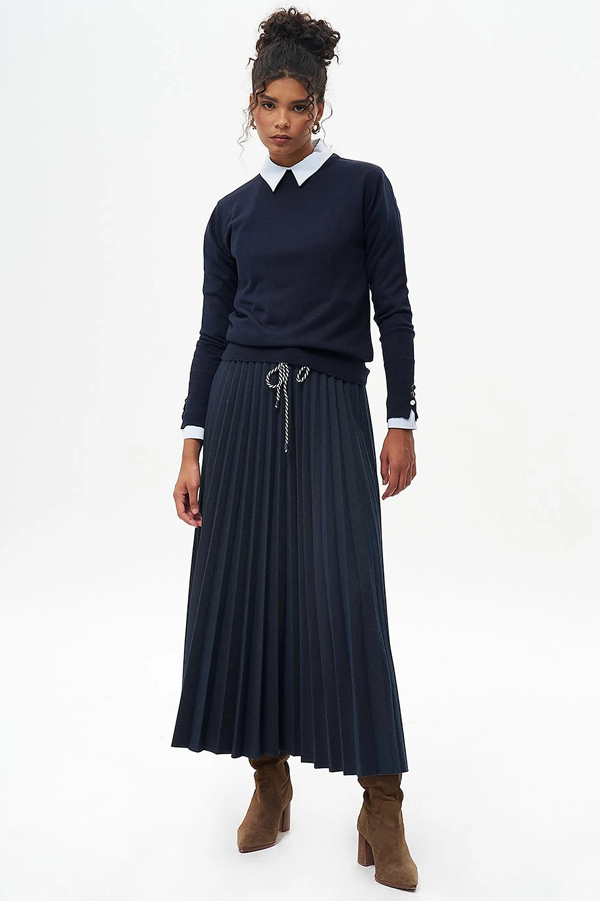Basic Knit Sweater in Navy Blue
