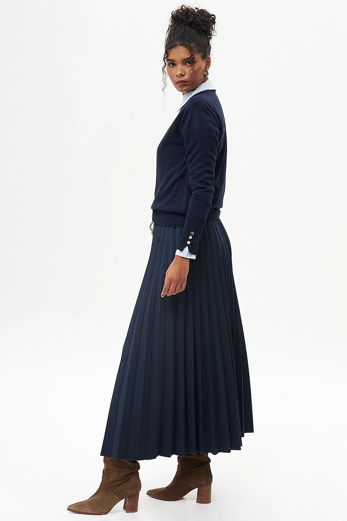 Basic Knit Sweater in Navy Blue