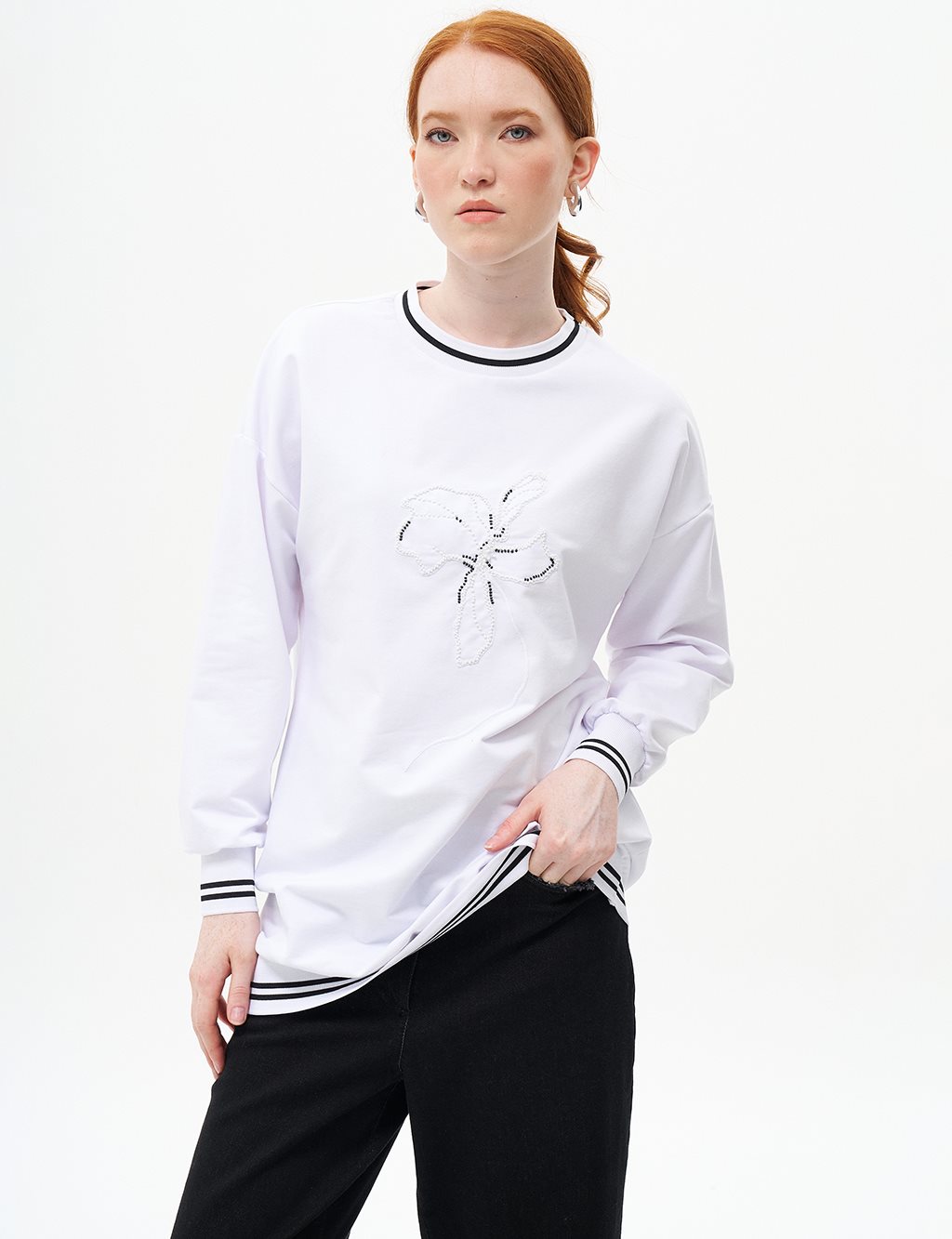 Flower Appliqué Double Knit Sweatshirt in Optical White