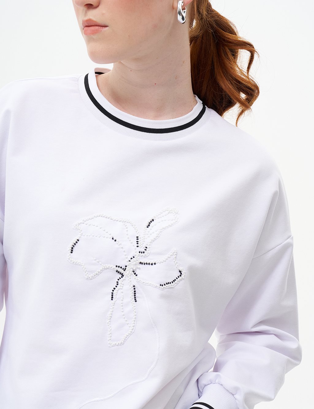 Flower Appliqué Double Knit Sweatshirt in Optical White