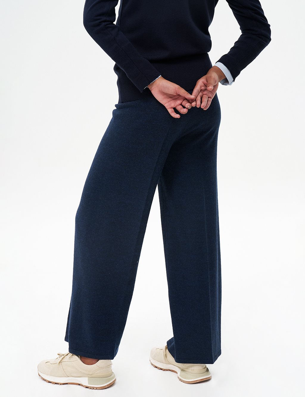 Grass Stitched Knit Pants Navy Blue