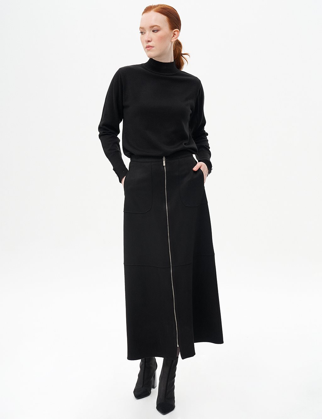 Seam Detailed Suede Skirt Black