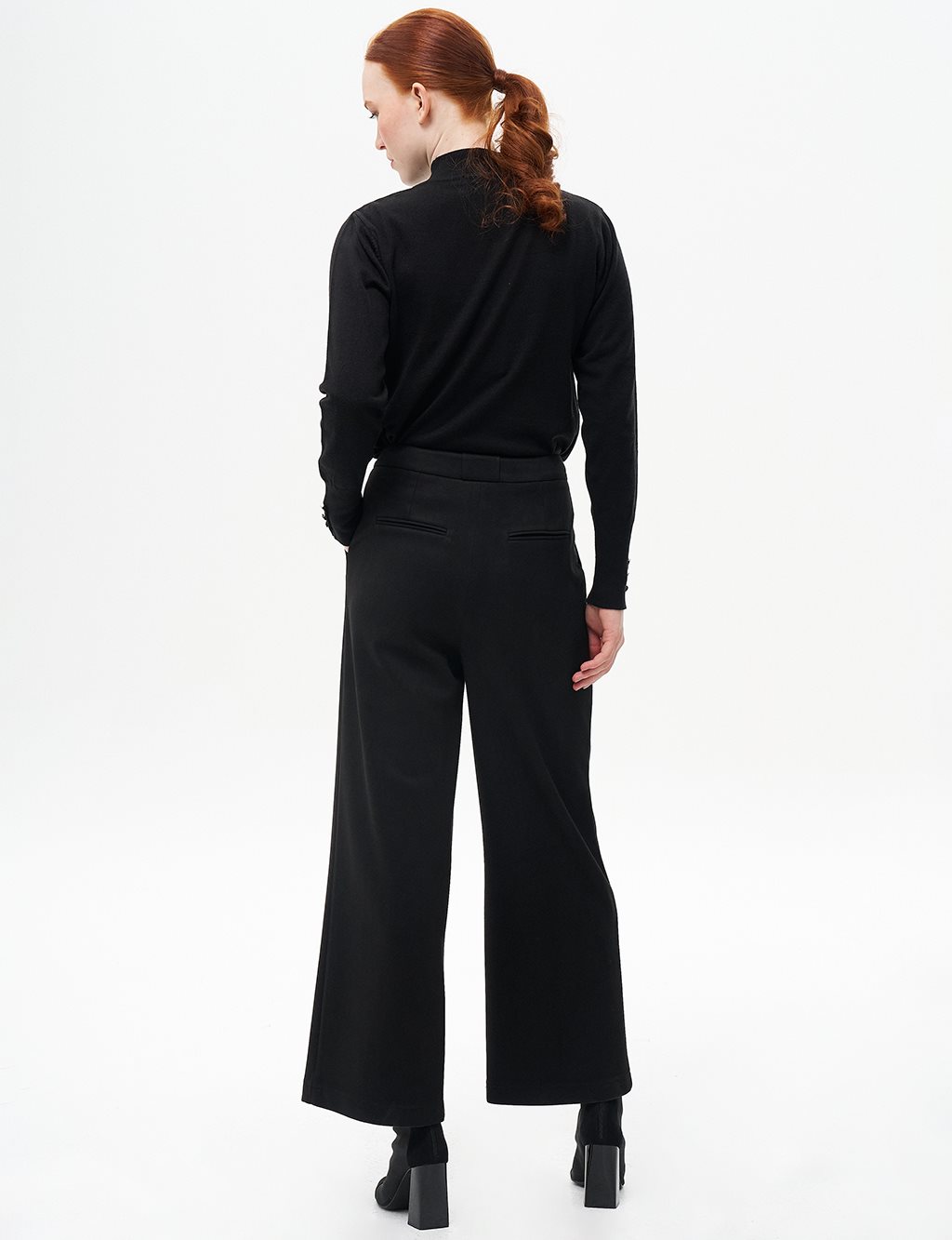 Pleated Suede Pants Black