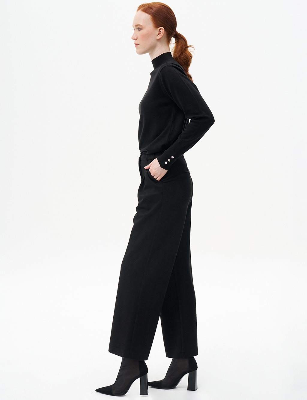 Pleated Suede Pants Black