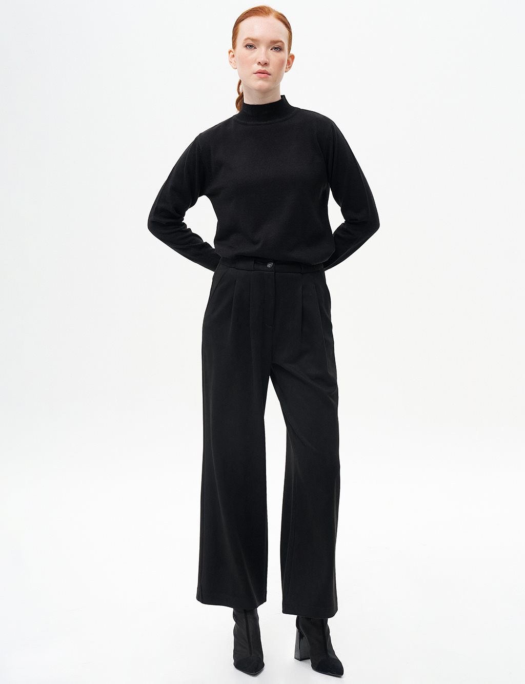 Pleated Suede Pants Black