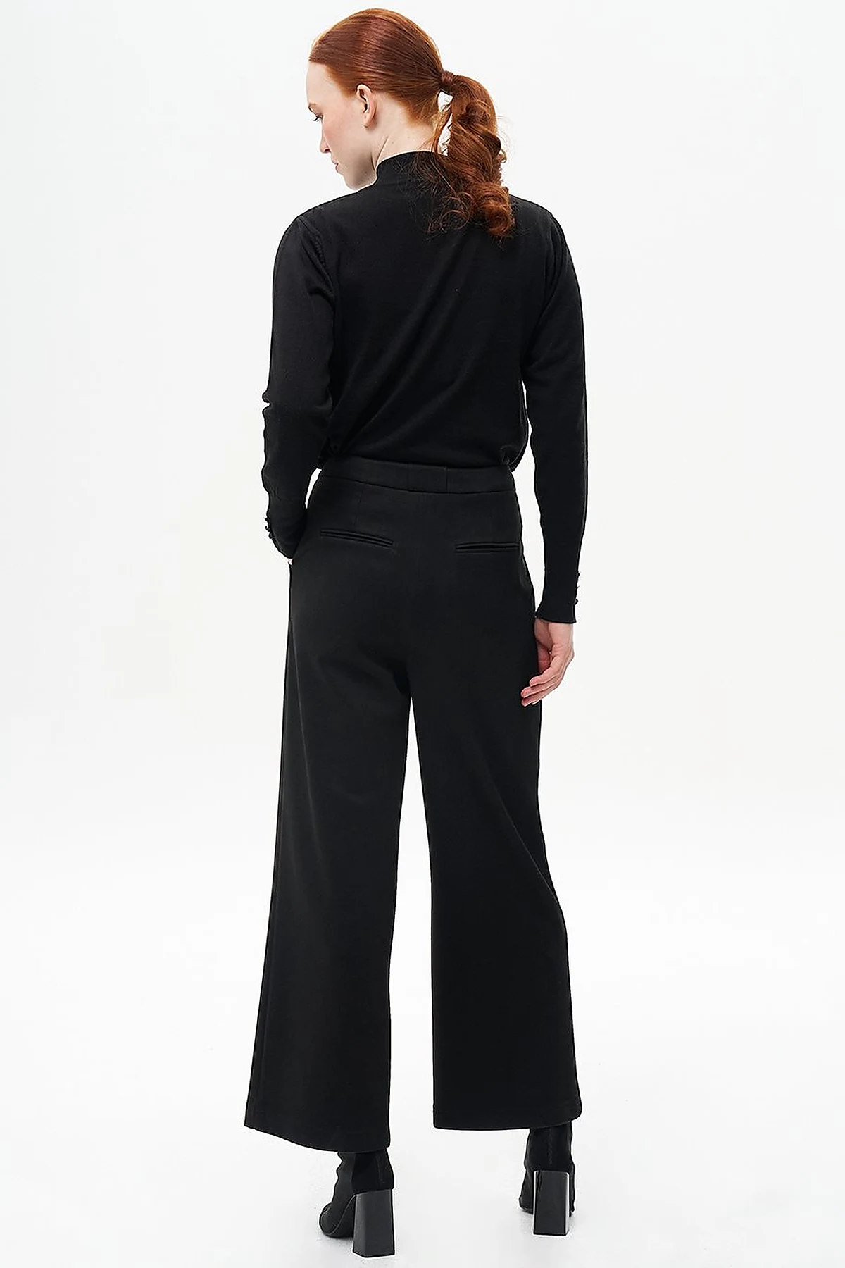 Pleated Suede Pants Black