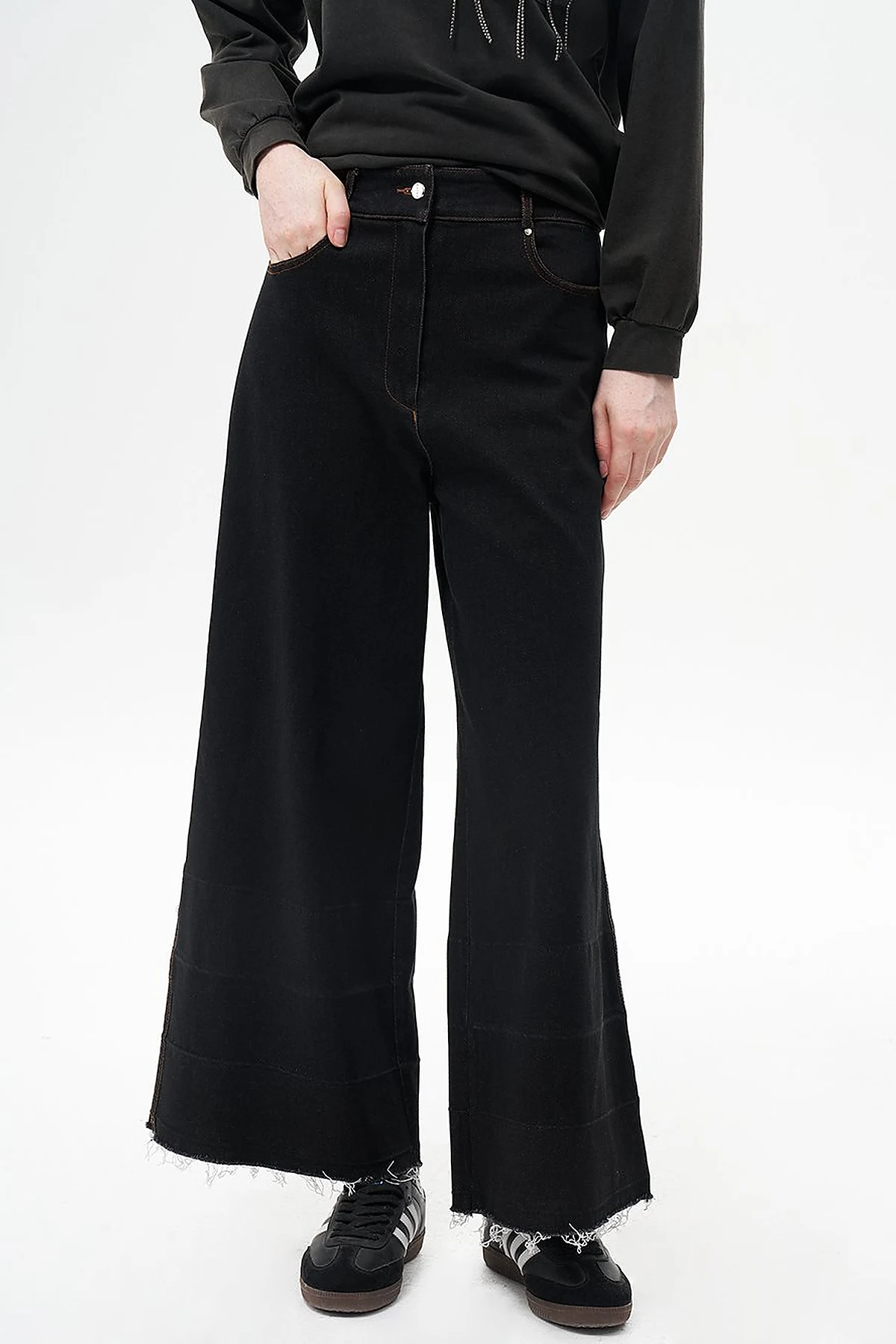 Paçası Eskitmeli Denim Pantolon Siyah