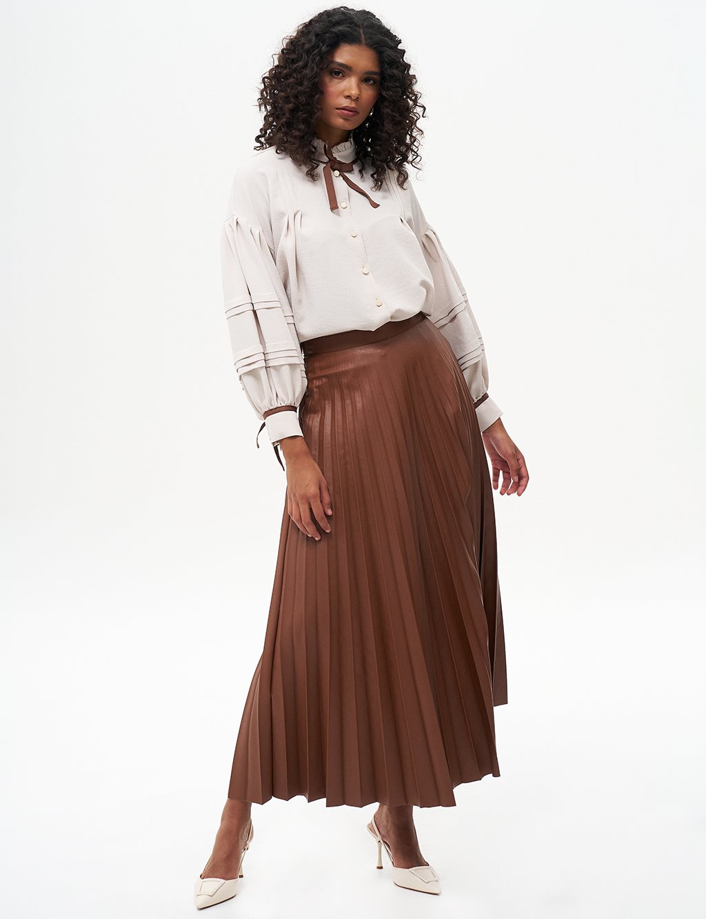 Zipper-Detail Faux Leather Pleated Skirt Tan