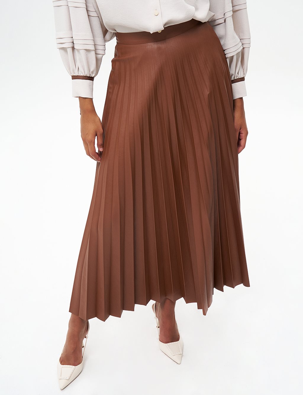 Zipper Detail Pleated Skirt Tan