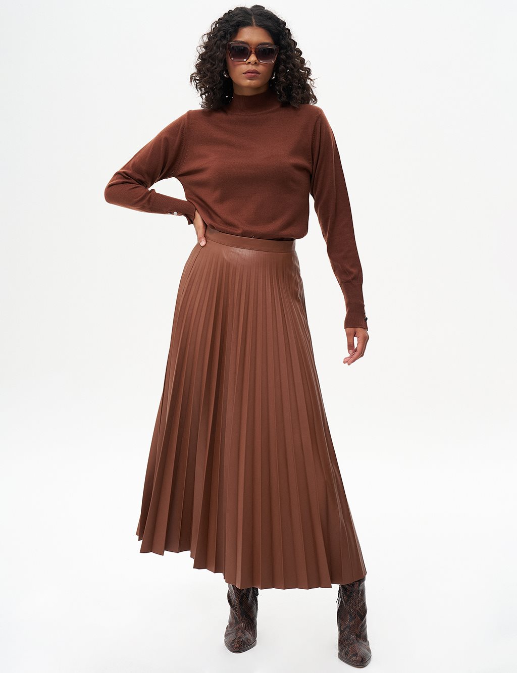 Zipper-Detail Faux Leather Pleated Skirt Tan