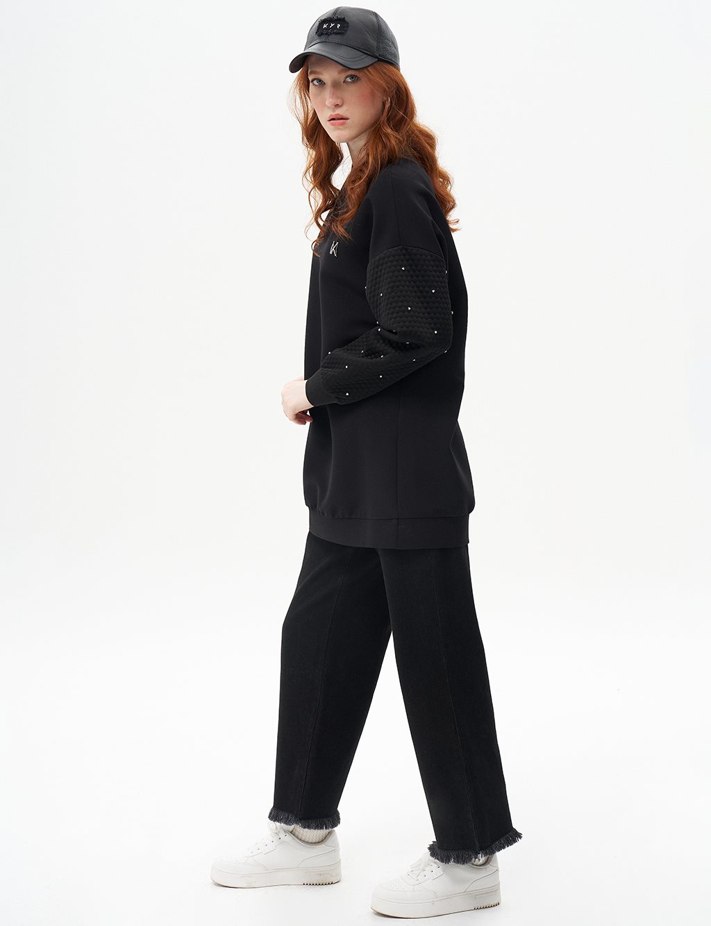 Stone-Embellished Crew Neck Sweatshirt Black