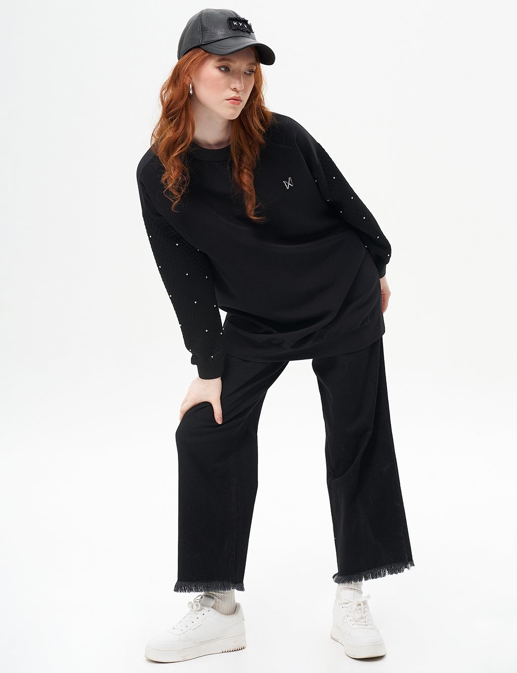 Stone-Embellished Crew Neck Sweatshirt Black