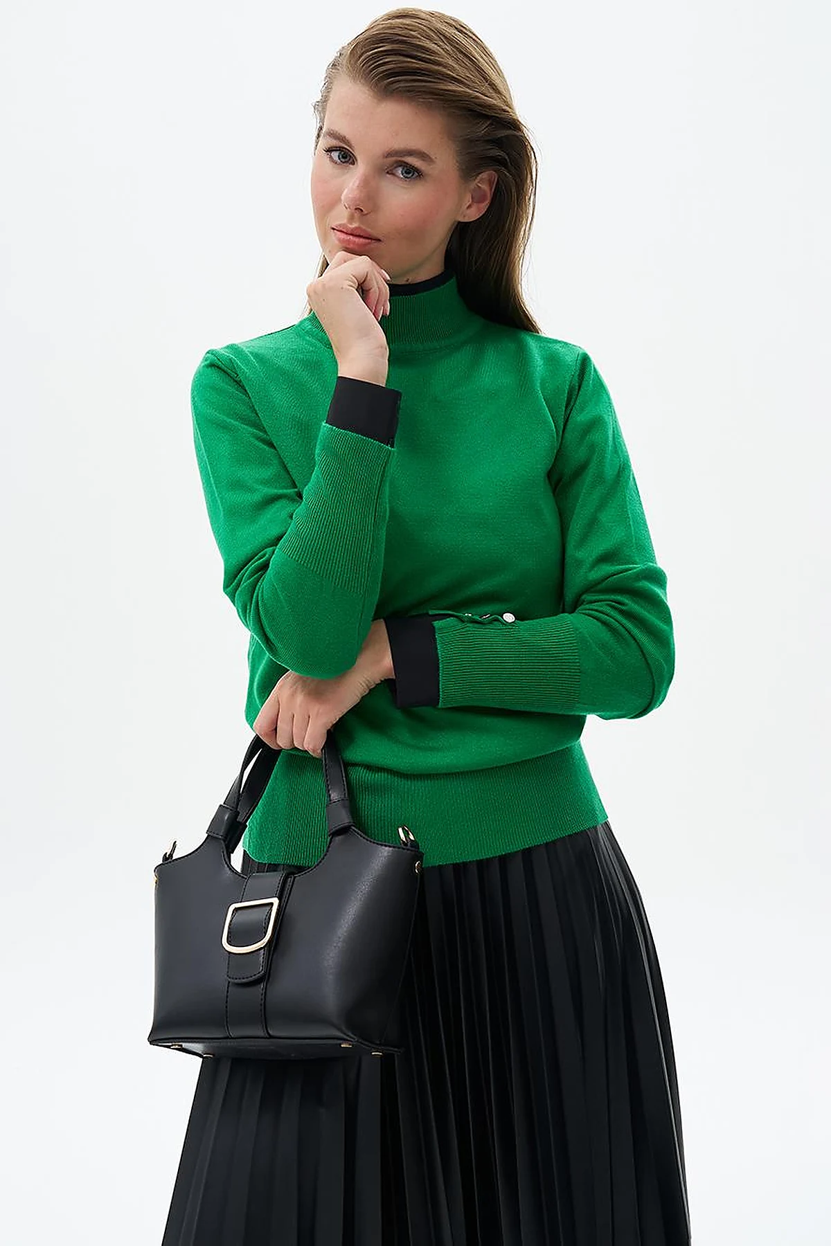 Basic Knit Sweater in Green