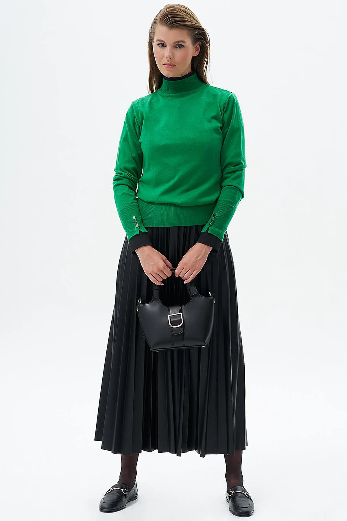 Basic Knit Sweater in Green