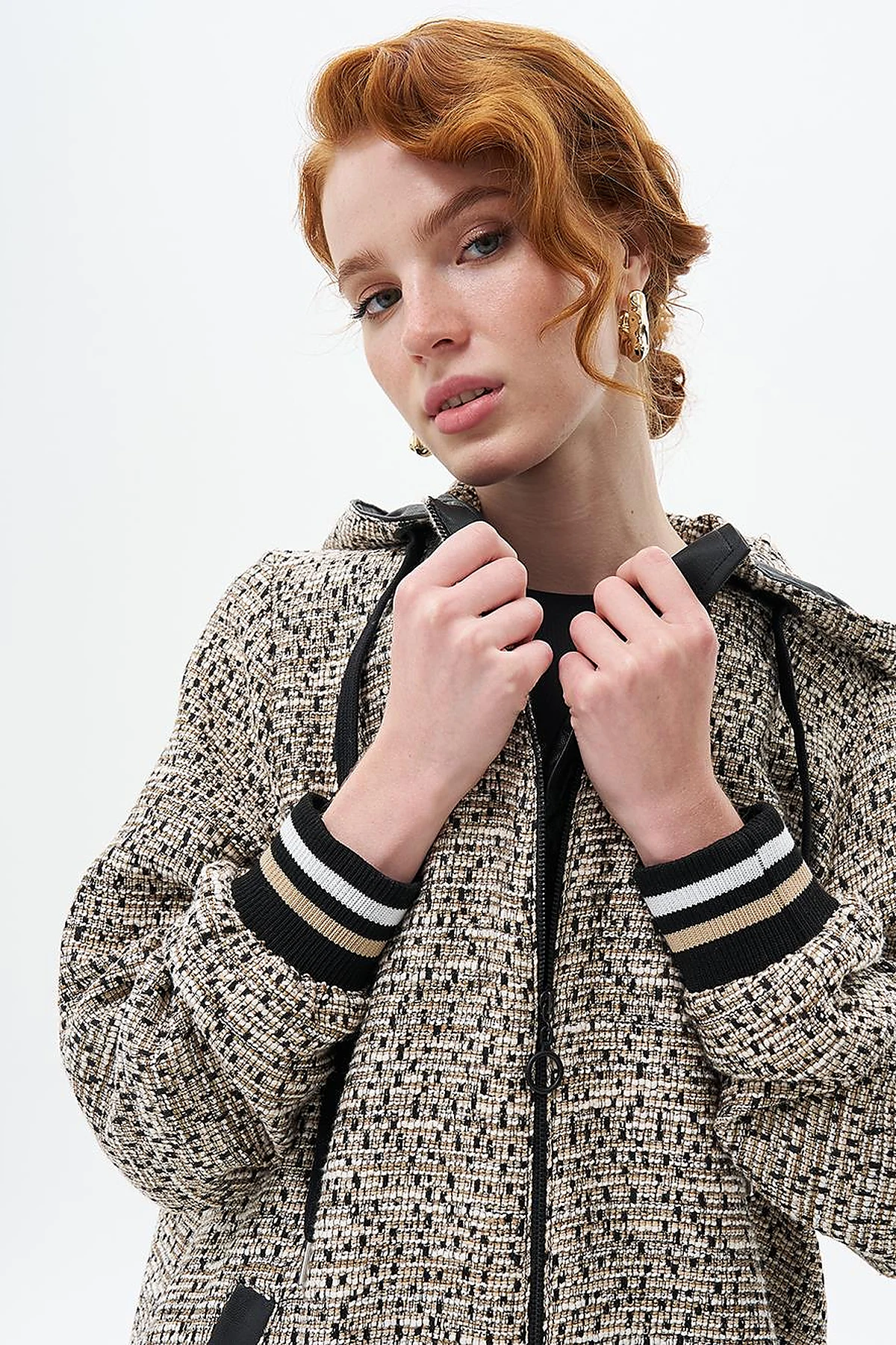 Ribbed Jacket with Hood Detail Black-Beige