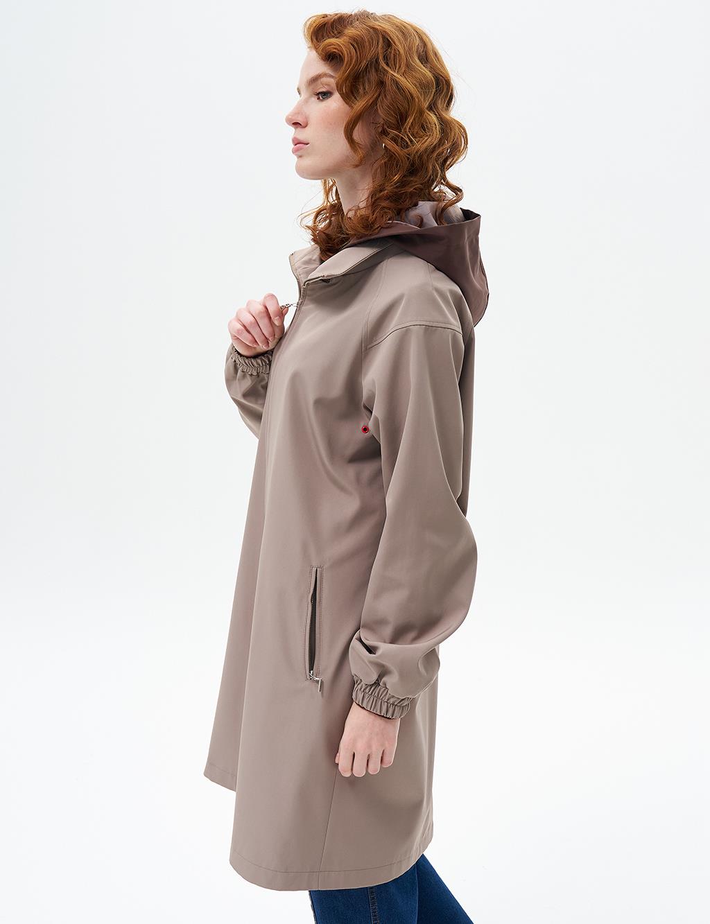Hooded Coat with Elastic Gathered Wrists Mink
