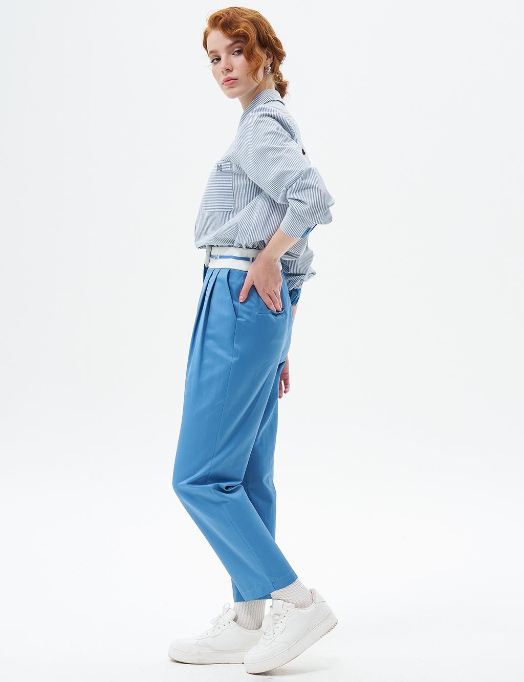 Carrot Pants with Pleated Logo Crown Blue