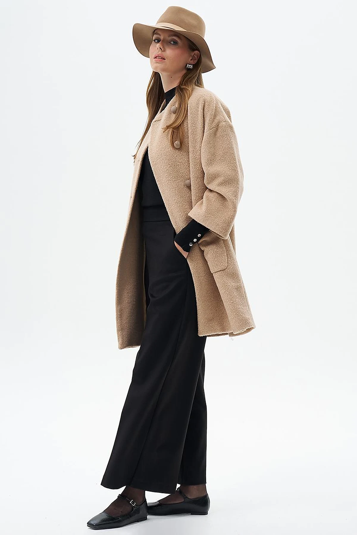 Three Quarter Sleeve Cashmere Coat Beige