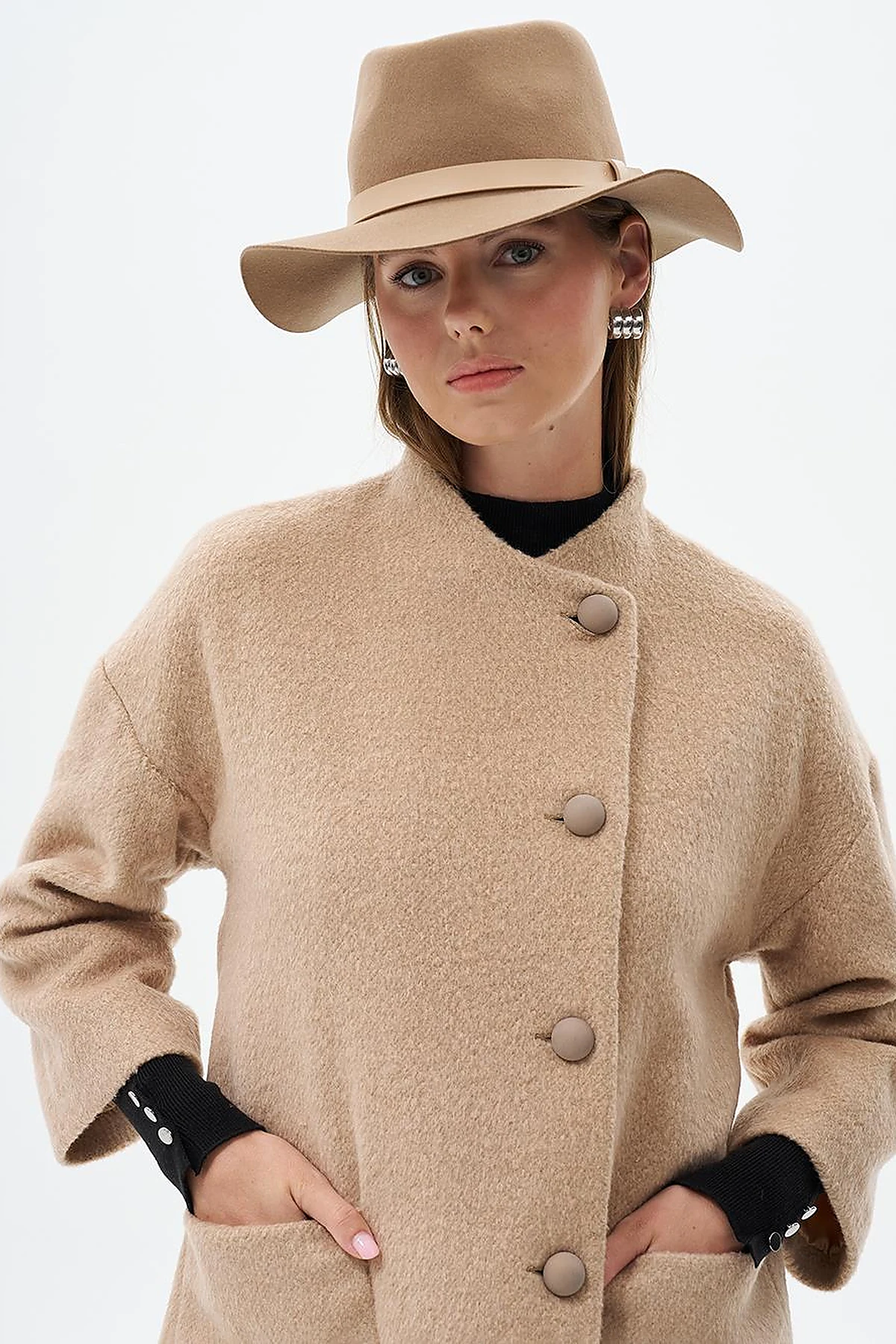 Three Quarter Sleeve Cashmere Coat Beige