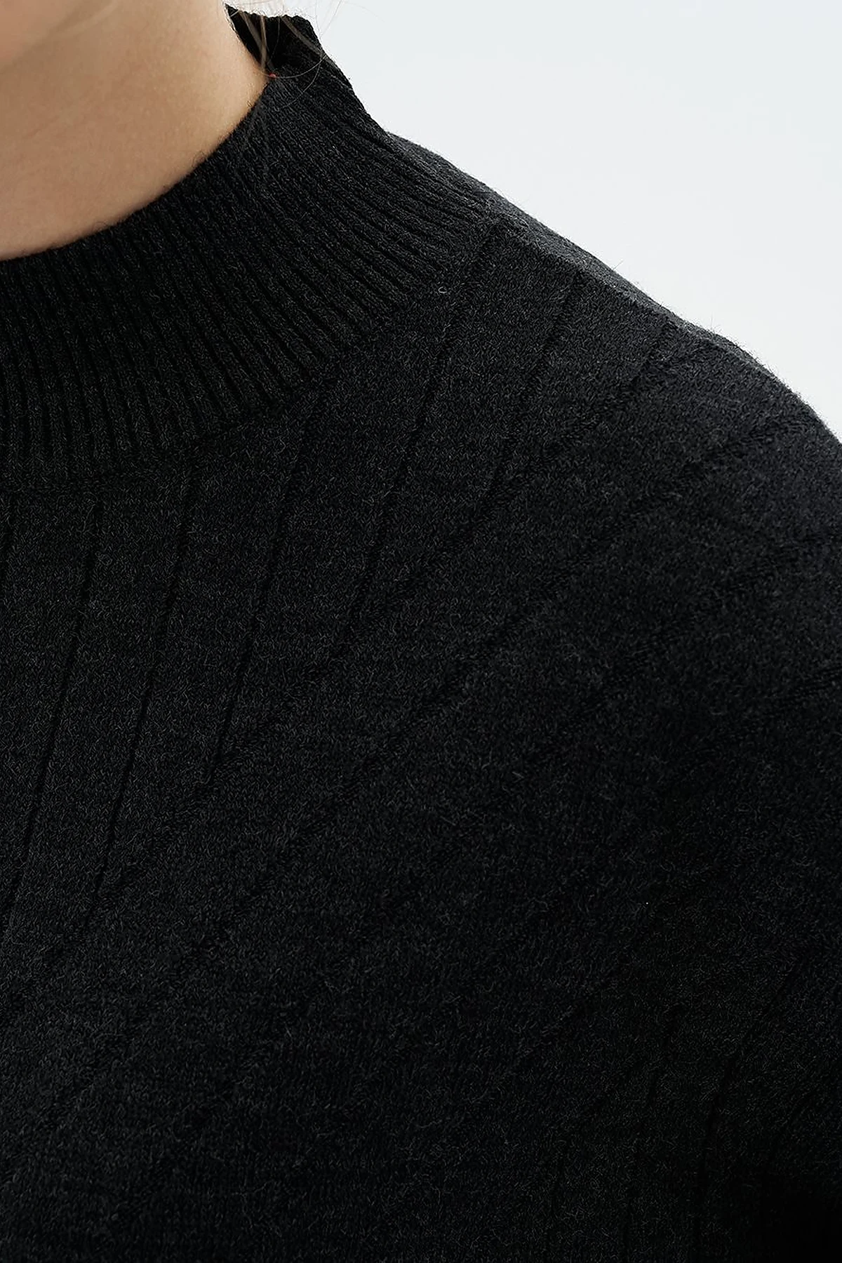 Stripe Pattern Drop Shoulder Knit Tunic Black