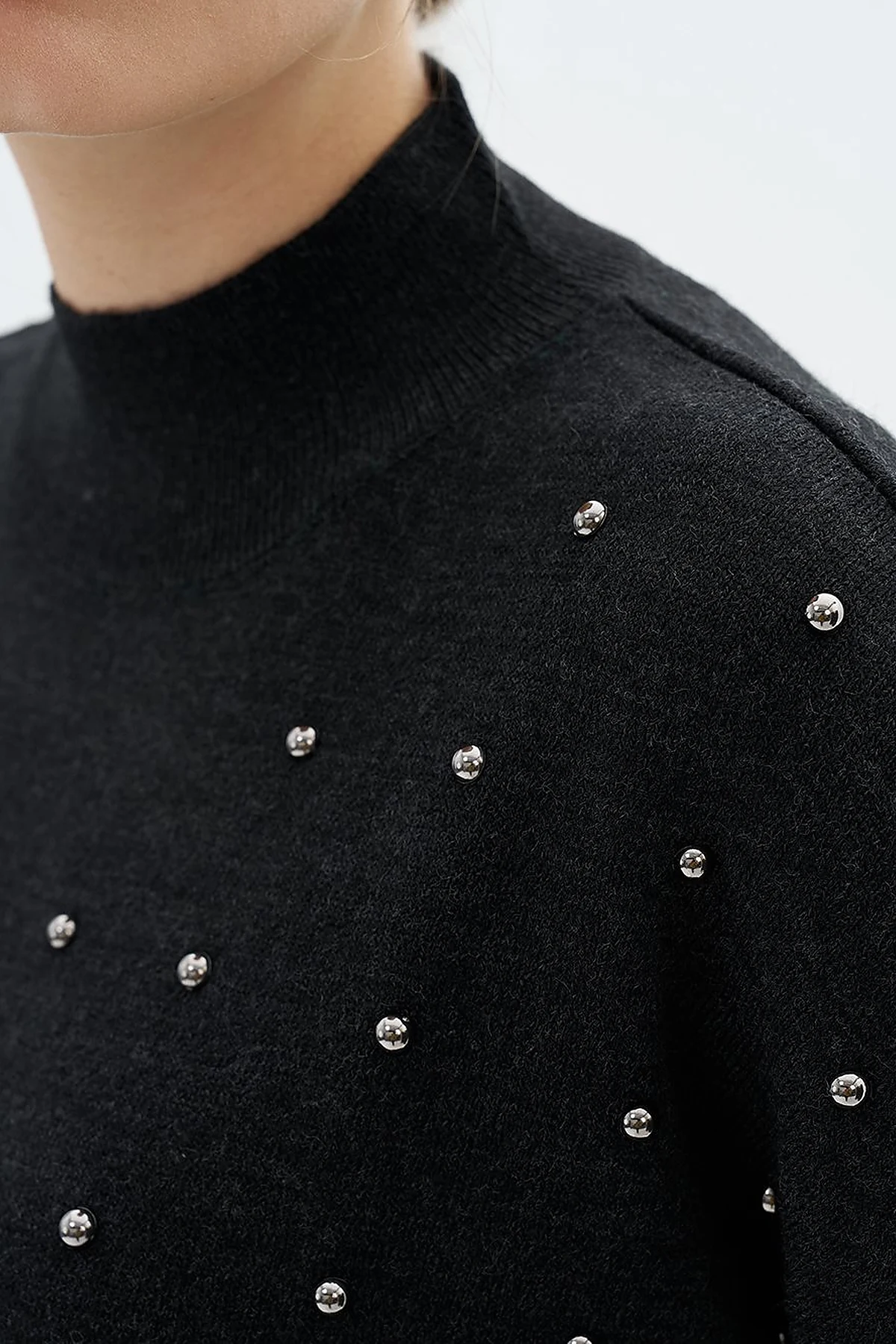 Bead Embroidered Half Turtleneck Knitwear Tunic Black