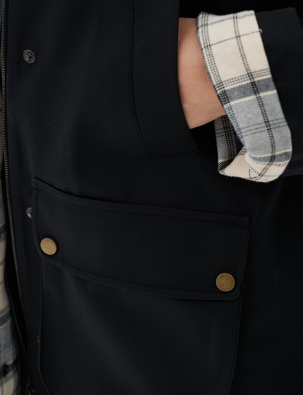 Velvet Garnished Cape Black