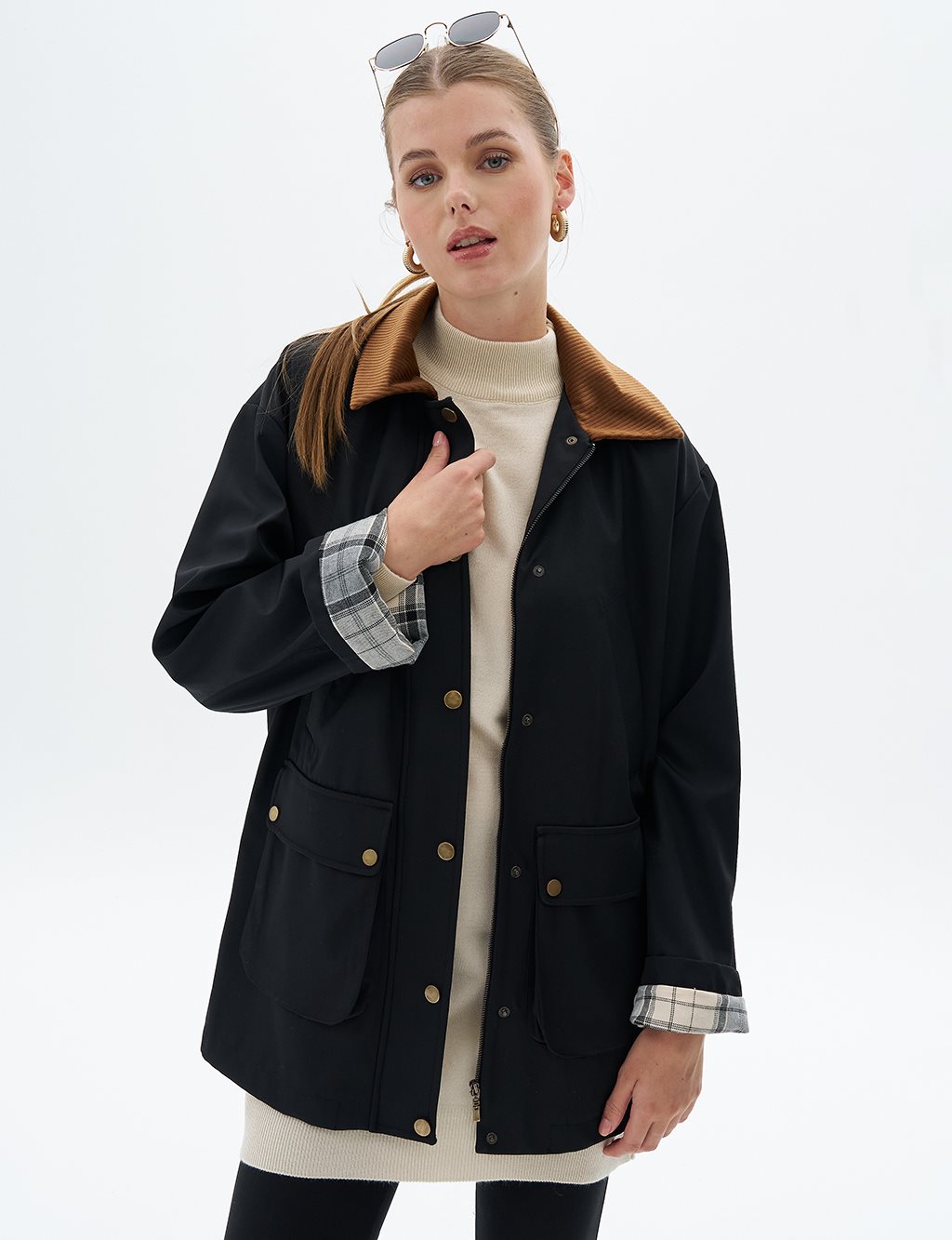 Velvet Garnished Cape Black