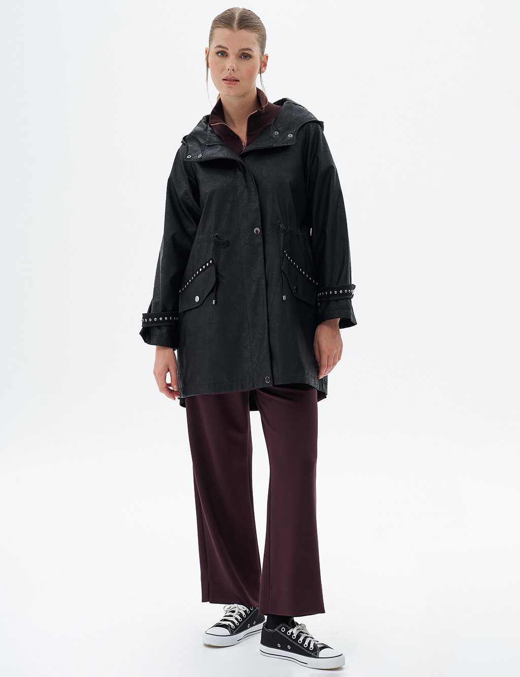 Stripe Accessory Detailed Cape Black