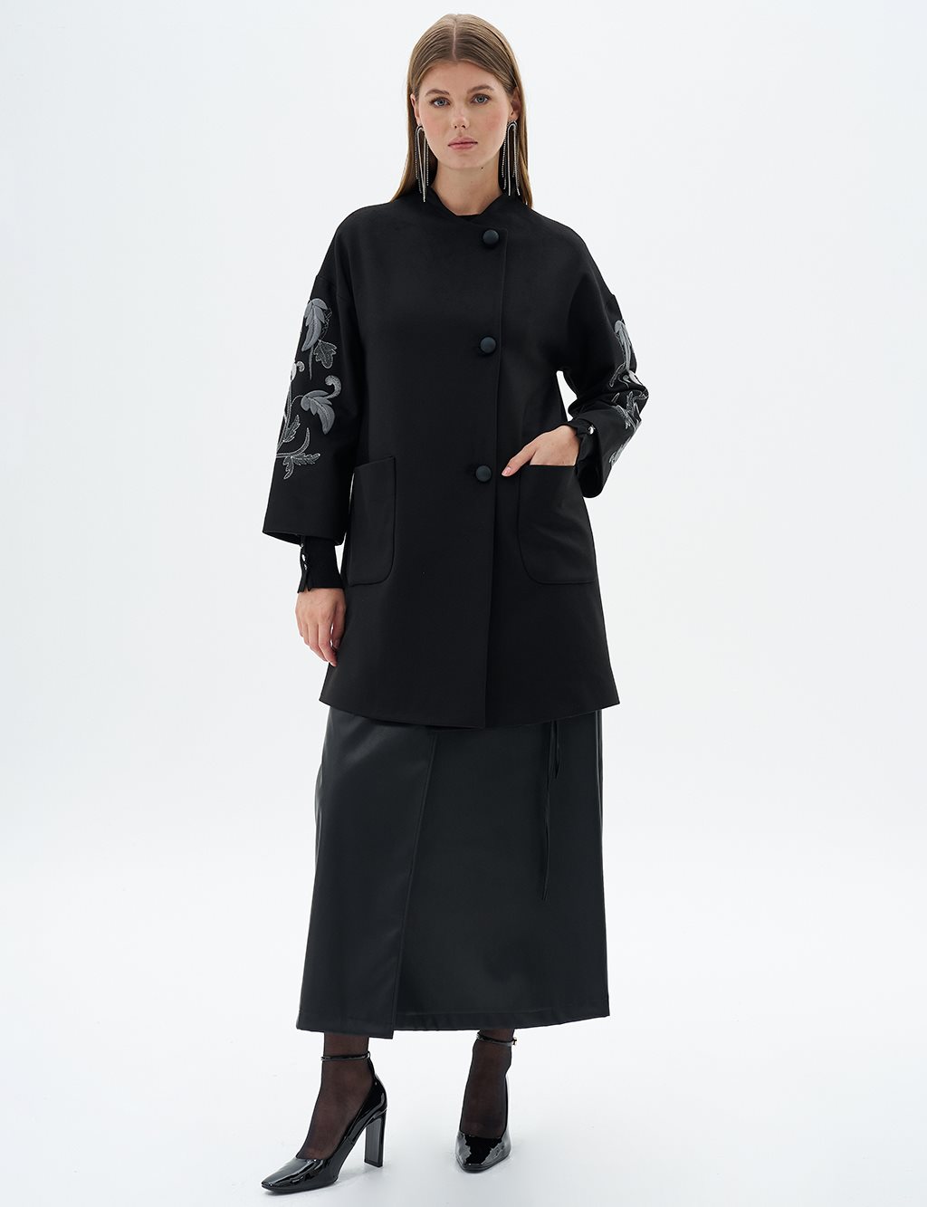 Embroidered Cashmere Coat Black