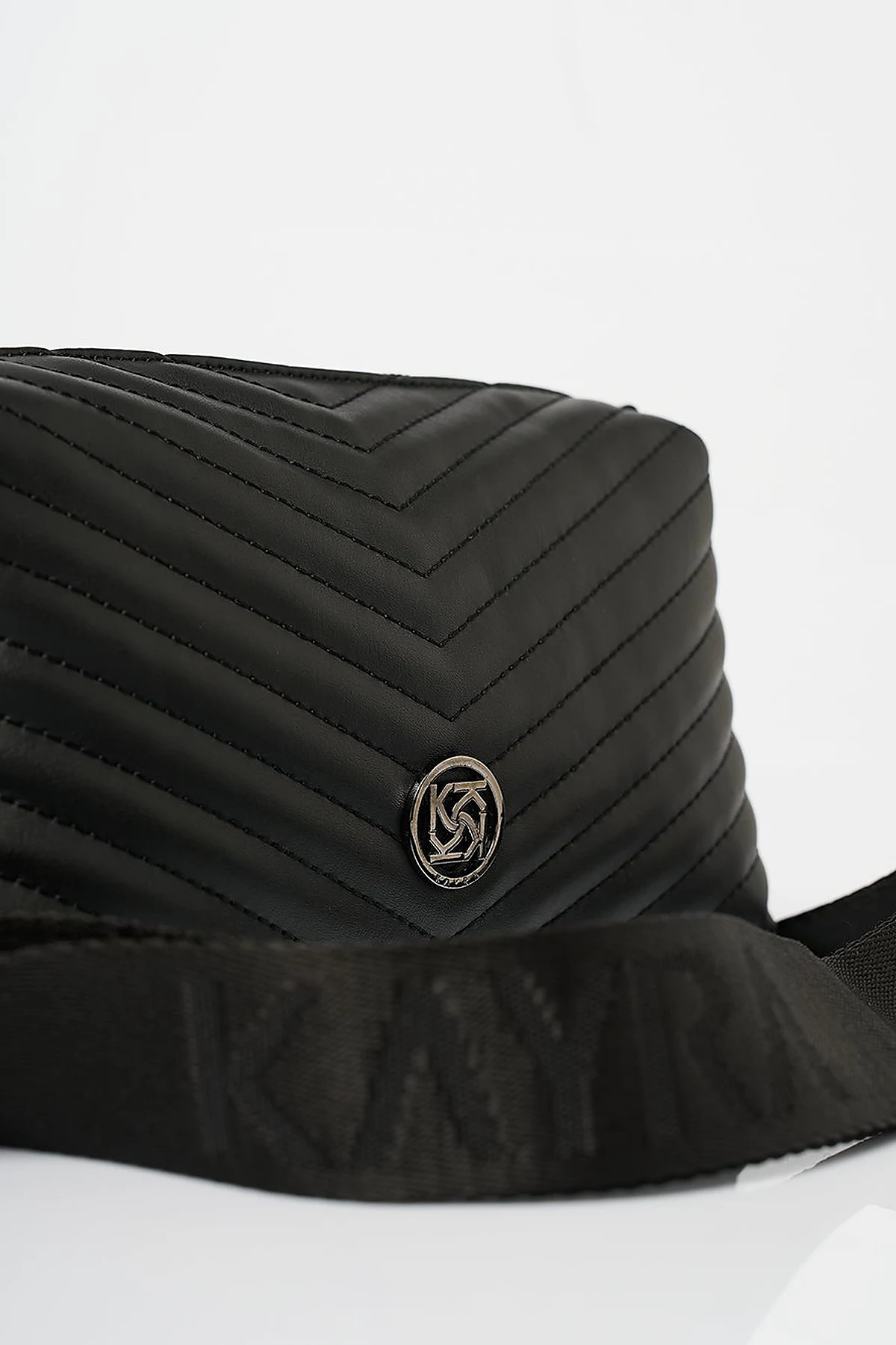 Monogram Detailed Quilted Bag Black
