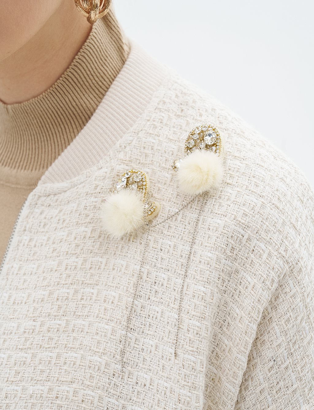 Ribbed Brooch Detailed Jacket Cream