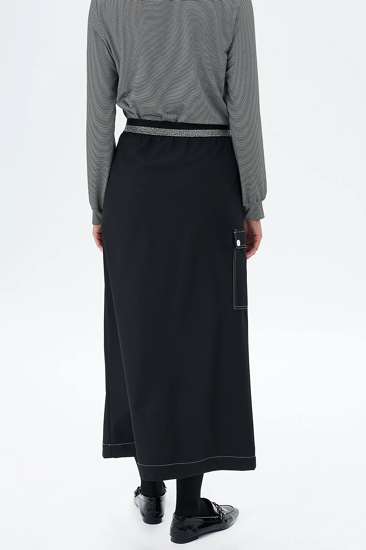 Half Snap Closure Bell Skirt Black