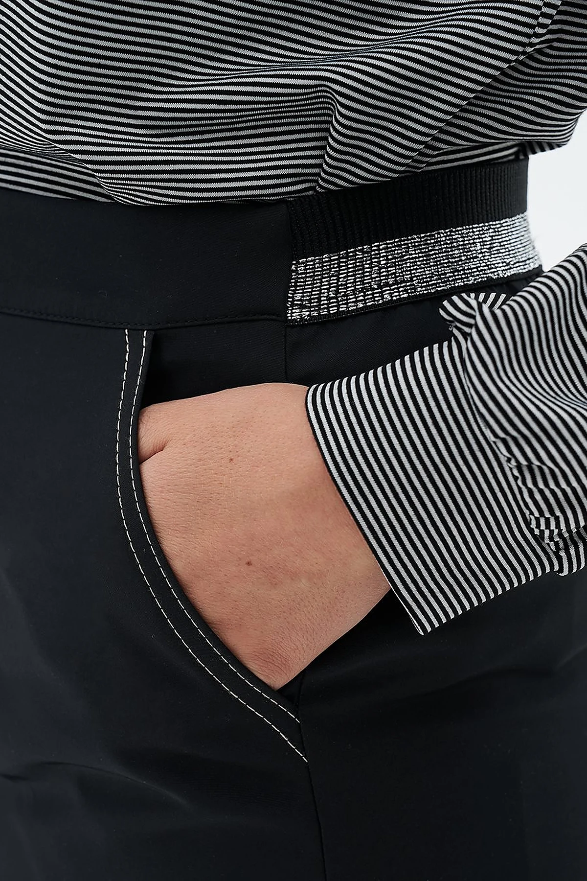 Half Snap Closure Bell Skirt Black