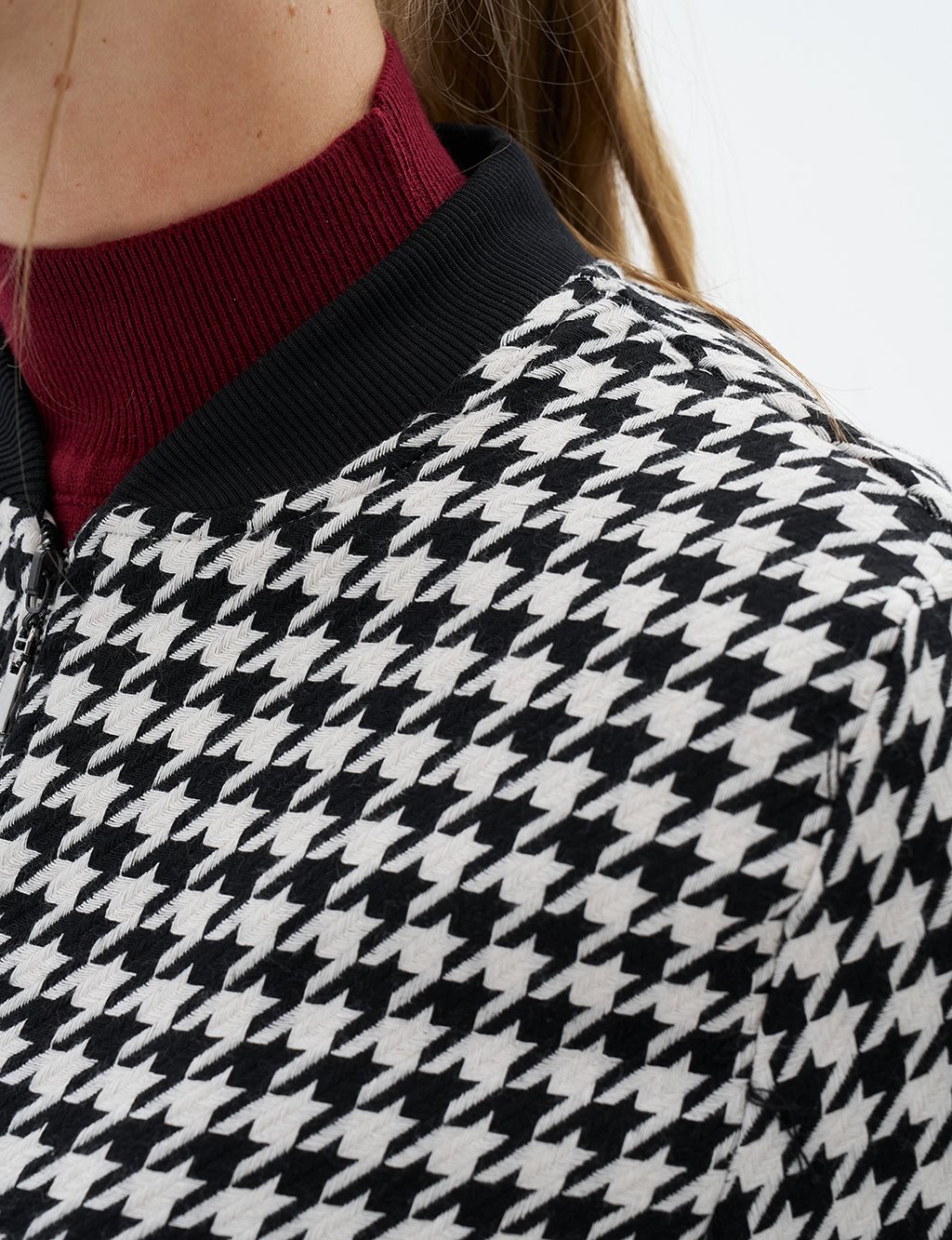 Checkered Pattern Zip-Up Jacket Black