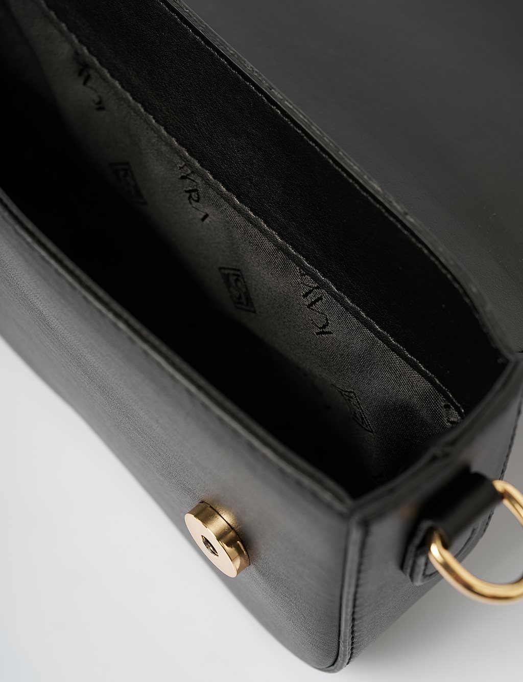 Lidded Mini Baguette Bag Black