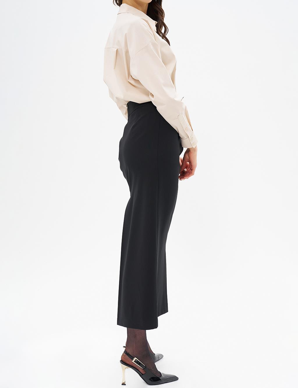 Hidden Slit Detail Bell Skirt Black