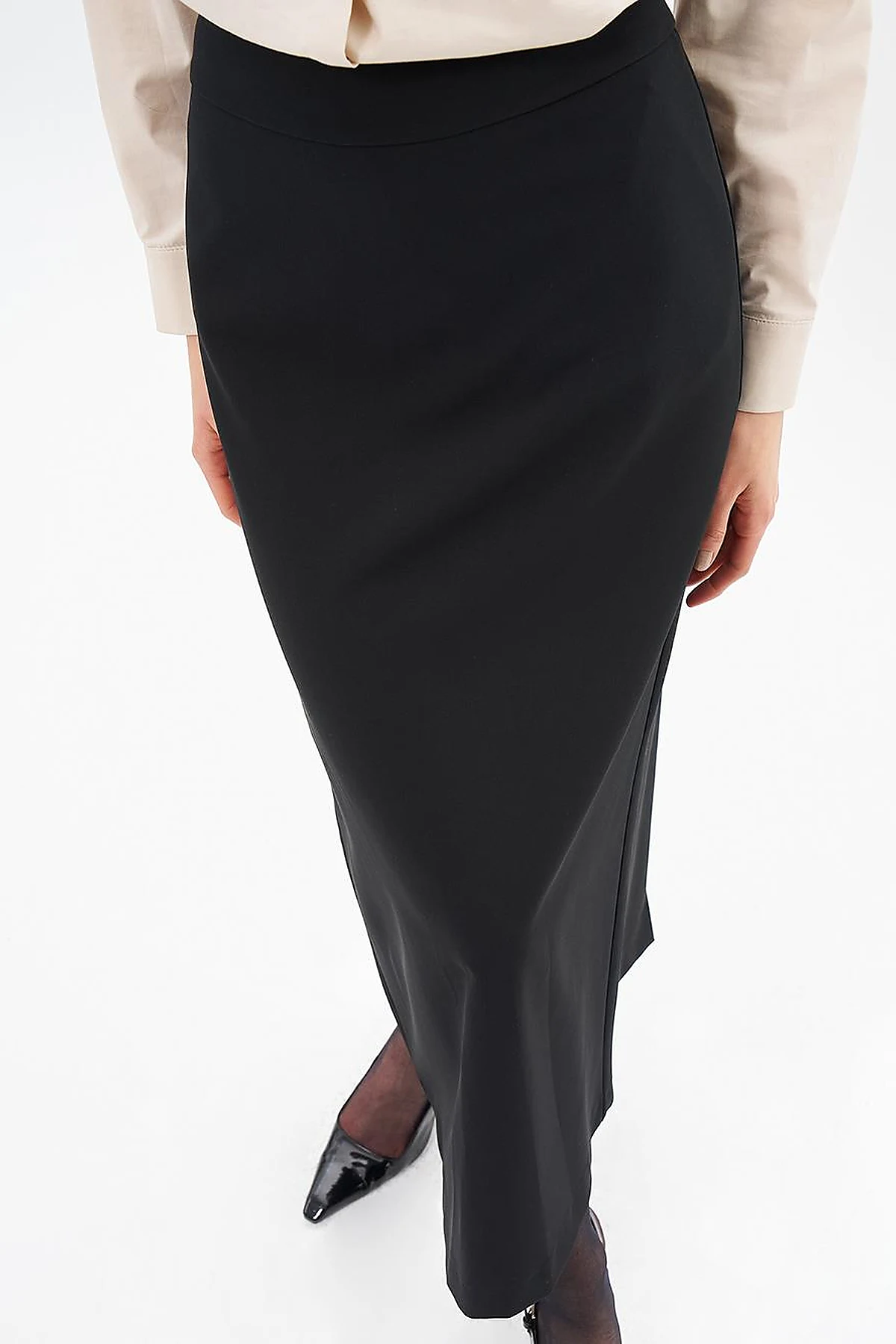 Skirt with Hidden Slit Detail Black