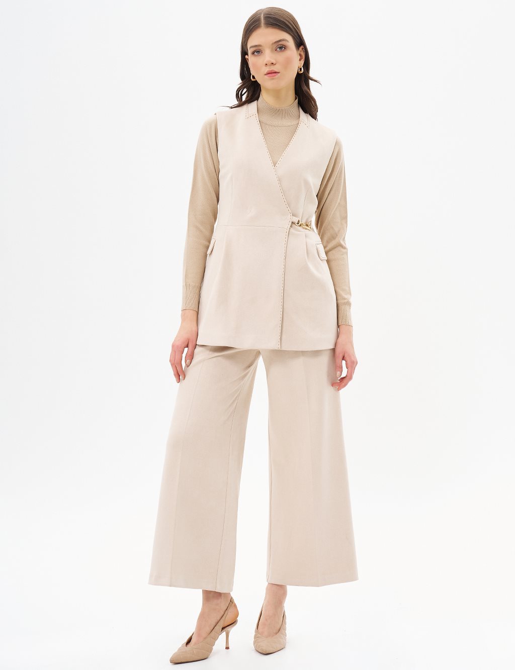 Chain Detailed Suede Two Piece Suit Cream