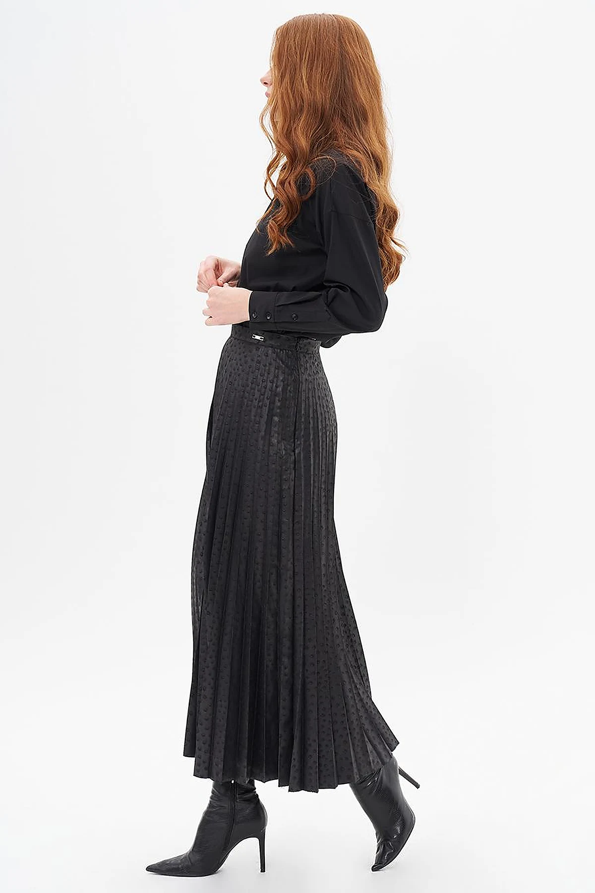 Polka Dot Patterned Pleated Skirt Black
