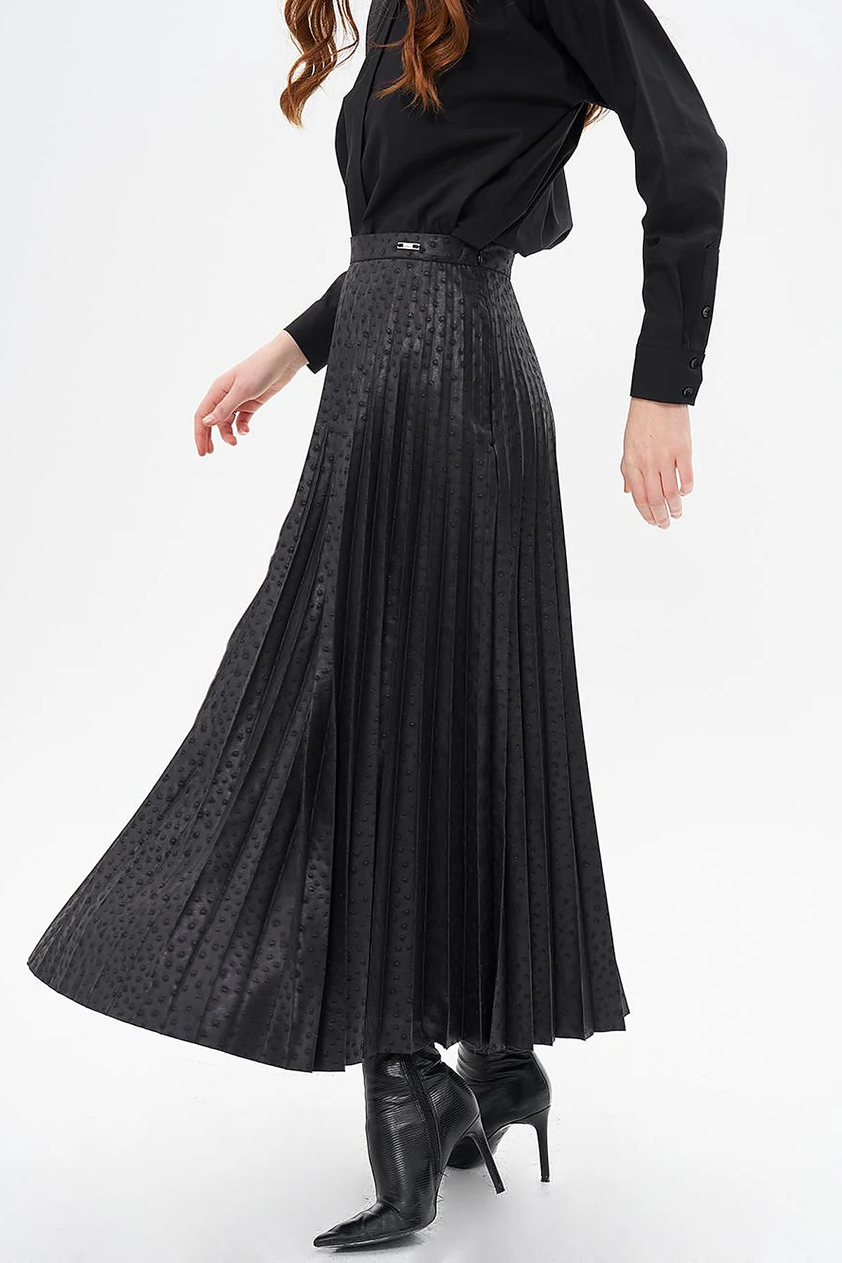 Polka Dot Patterned Pleated Skirt Black
