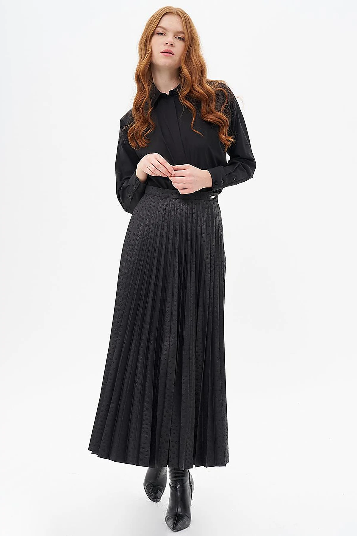 Polka Dot Patterned Pleated Skirt Black