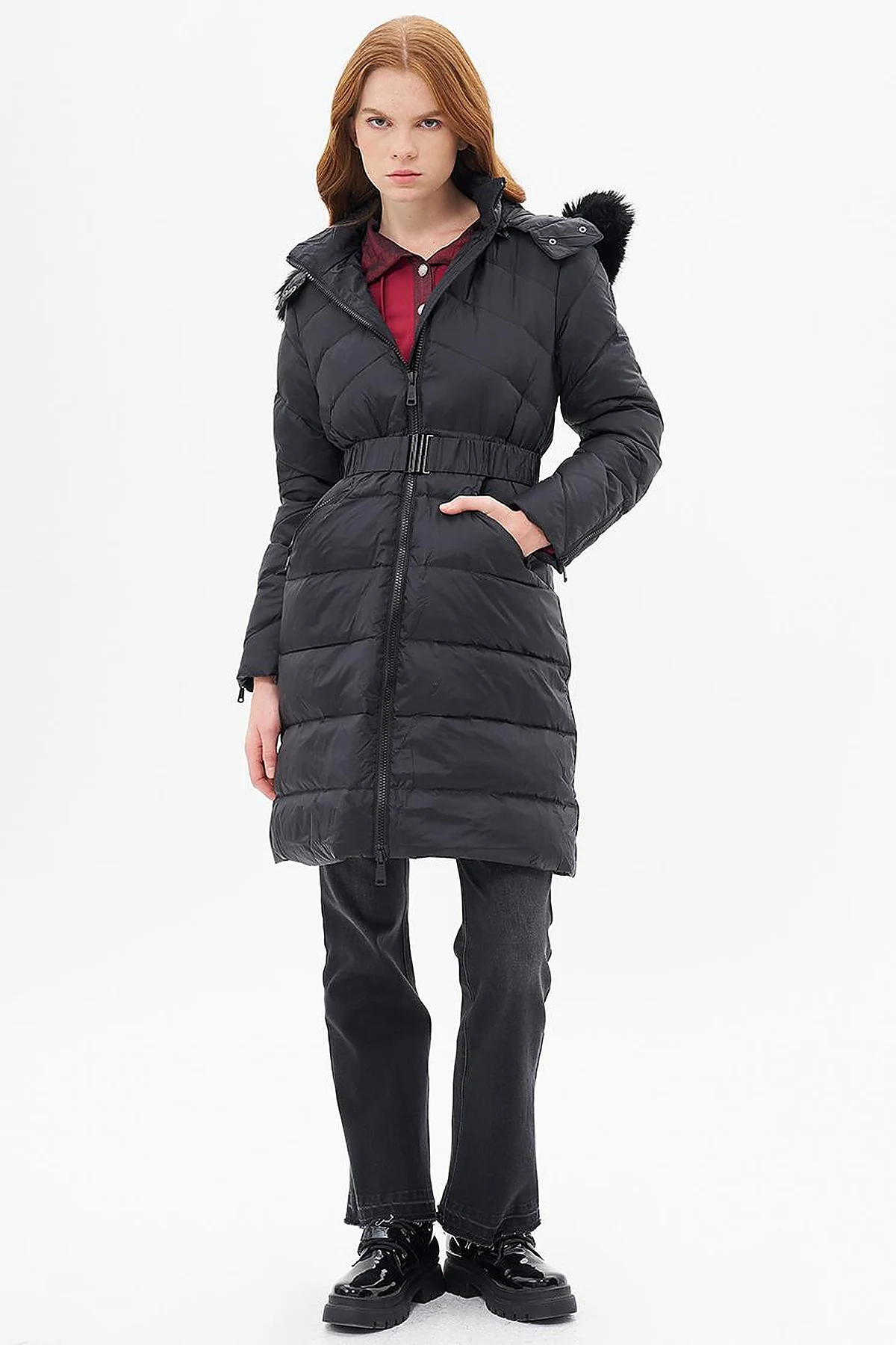 Zipped Pocket Detailed Down Coat Black