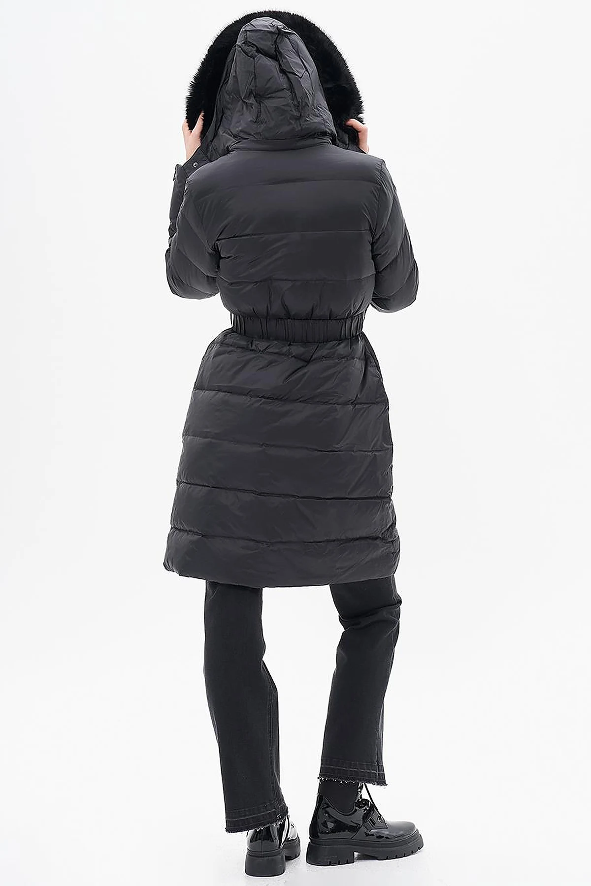 Zipped Pocket Detailed Down Coat Black