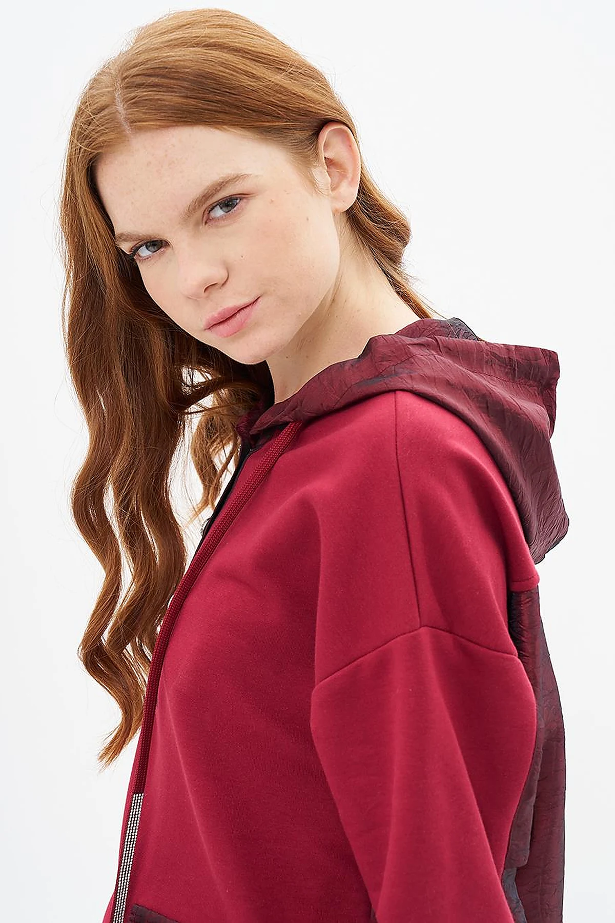 Shiny Stone Fabric Garnished 3 Thread Sweatshirt Red