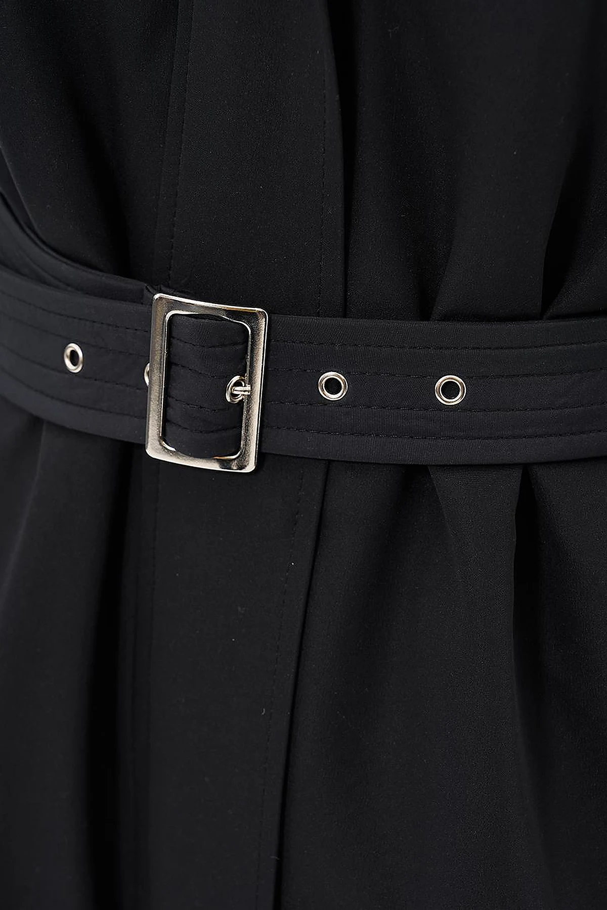 Boydan Fermuar Kapamalı Metal Aksesuarlı Anorak Mont Siyah 